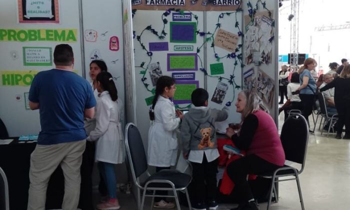 Alumnos y docentes de la escuela Leopoldo Lugones participan de la feria provincial de ciencias y tecnología