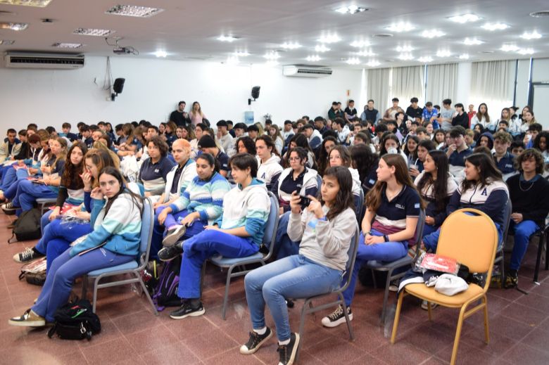 Semana de la Juventud: más de 150 alumnos secundarios participaron de un Taller de Orientación Vocacional 