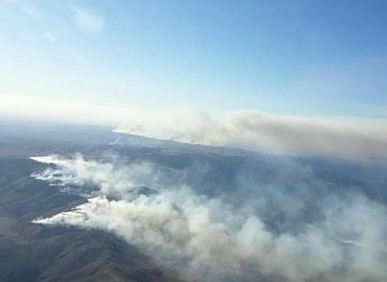 Riesgo extremo de incendios: no quedan focos activos, pero hay guardia de cenizas