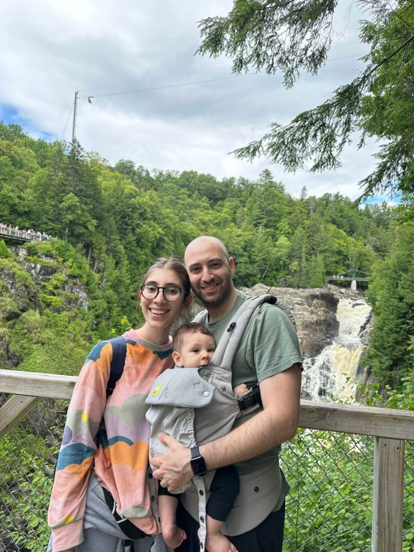 Una pareja de médicos cordobeses vive una experiencia desafiante en Canadá 