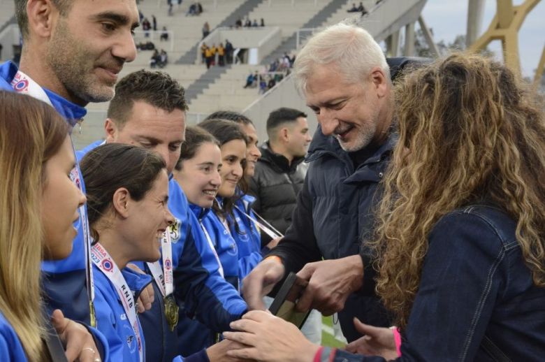 "Murciélagas": la Provincia homenajeó a las cordobesas campeonas del mundo