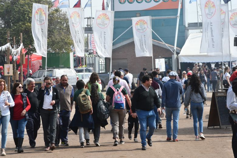 Más de 20 mil personas visitaron la jornada inaugural de la Rural 