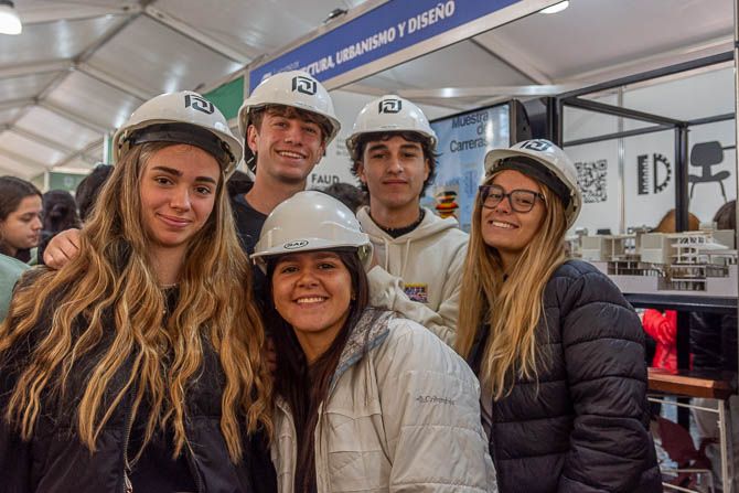 Miles de jóvenes ya habitan Ciudad Universitaria en la apertura de la Muestra de Carreras