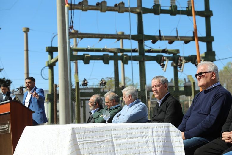 Schiaretti inauguró la pavimentación de la pista aérea de Huinca Renancó