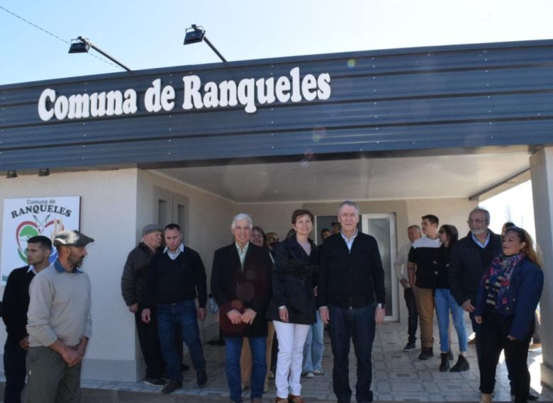 Schiaretti inauguró la pavimentación de la pista aérea de Huinca Renancó