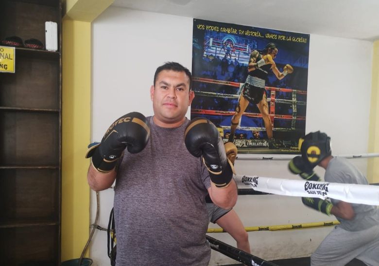 Tras tocar fondo, logró salir de las drogas y fundó una escuela de boxeo