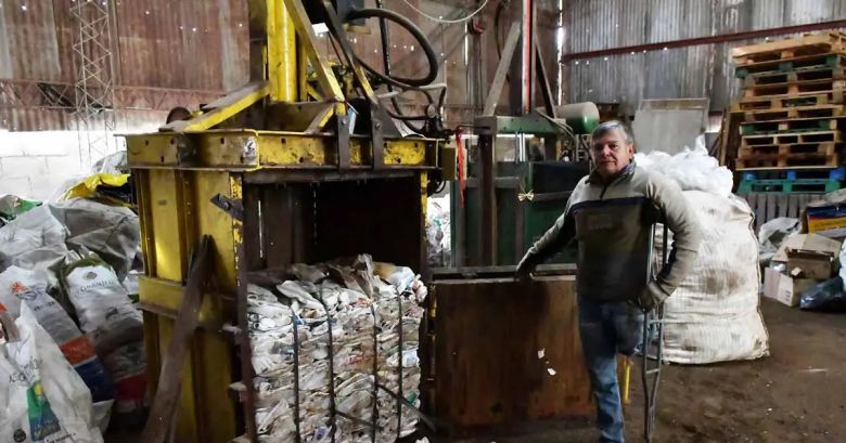 Trabajó 40 años en un carro y fundó su propia empresa de reciclaje en Berrotarán