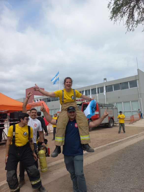 Cinthia Funes, campeona provincial en habilidades bomberiles