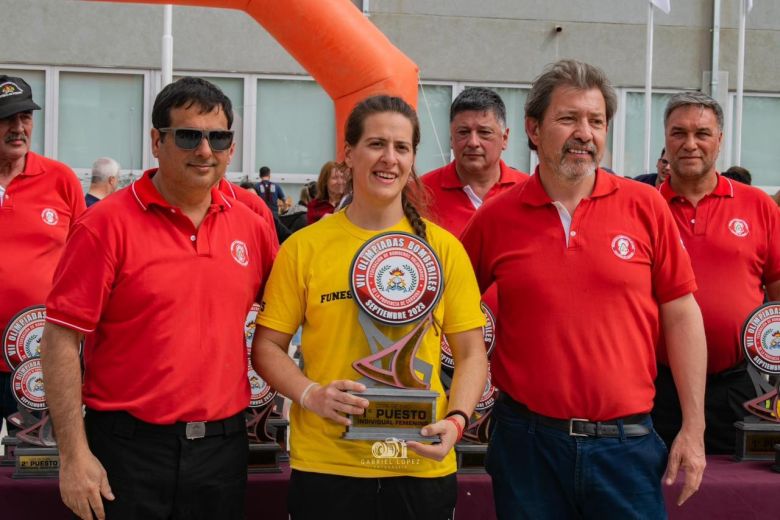 Cinthia Funes, campeona provincial en habilidades bomberiles