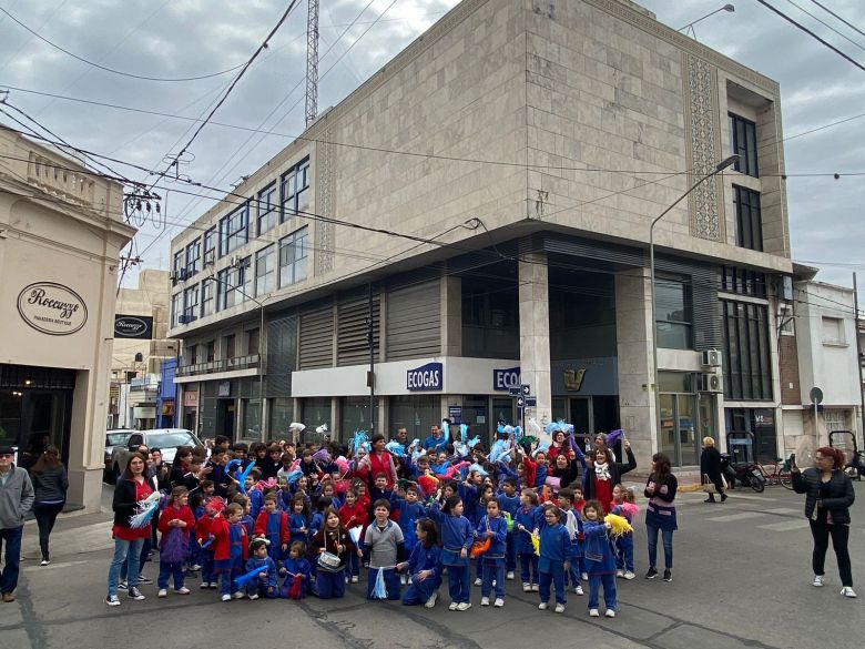 El Cristo Rey dedicó el clásico "Feliz Cumpleaños" a LV16