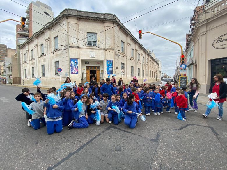 El Cristo Rey dedicó el clásico "Feliz Cumpleaños" a LV16