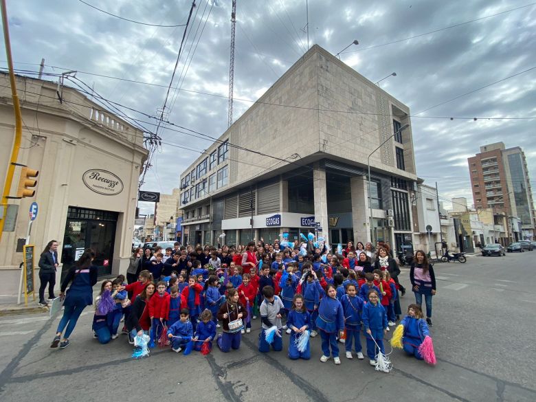 El Cristo Rey dedicó el clásico "Feliz Cumpleaños" a LV16