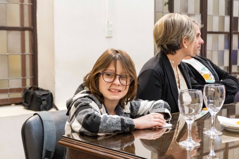 Ian Moche visitó al Intendente previa a su presentación en el teatro 