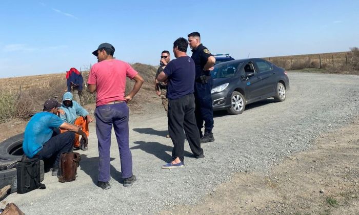 Protesta de un grupo de trabajadores de la cantera que explota la firma Luciano en Chaján