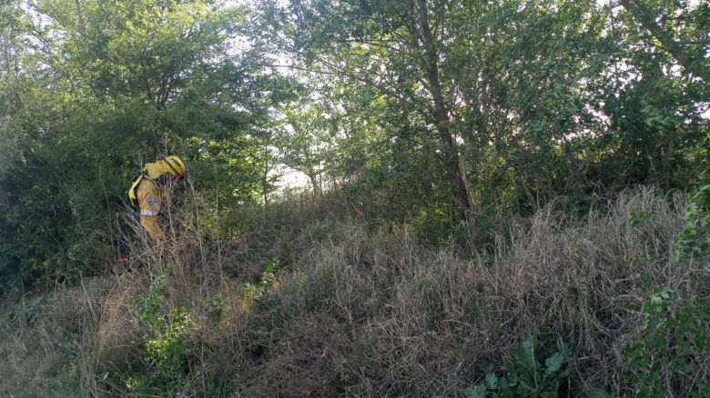 Incendios en el sector de campo La Piedra: intruso huyó tras iniciar un foco ígneo cerca de una vivienda 