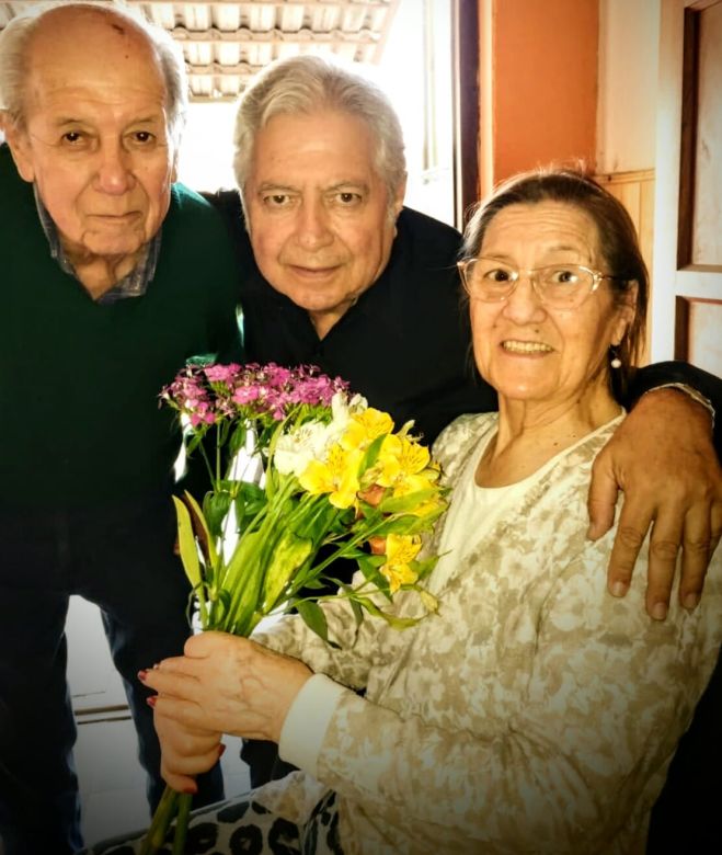 Yolanda recibió la serenata en el día de la Madre