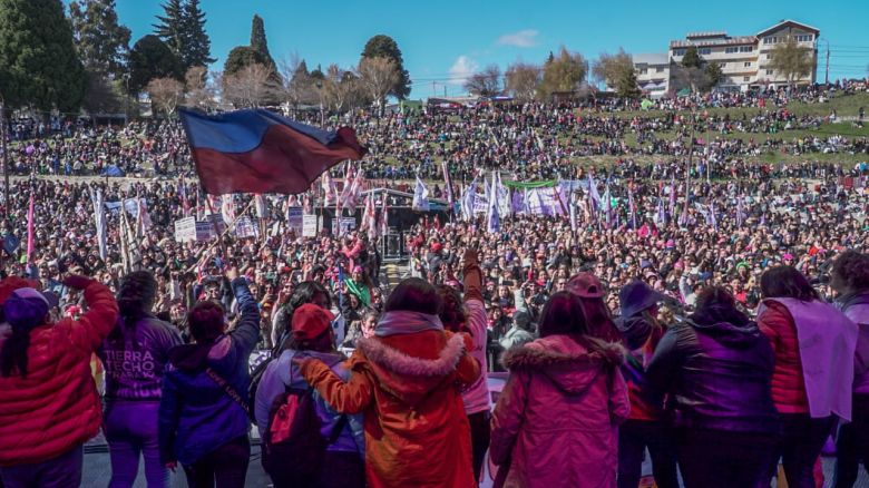 Encuentro Plurinacional: "Tenemos que unirnos para estar cada vez más fuertes y seguir defendiendo la democracia"