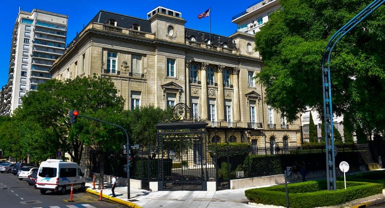 Evacúan las embajadas de Israel y EE.UU. en Buenos Aires por amenazas de bomba