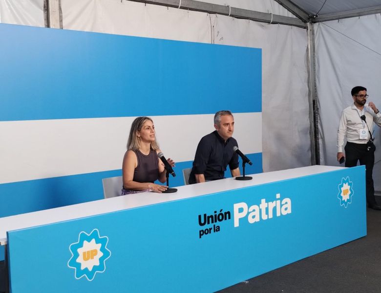 Búnker Unión Por la Patria: Se esperan con prudencia los resultados