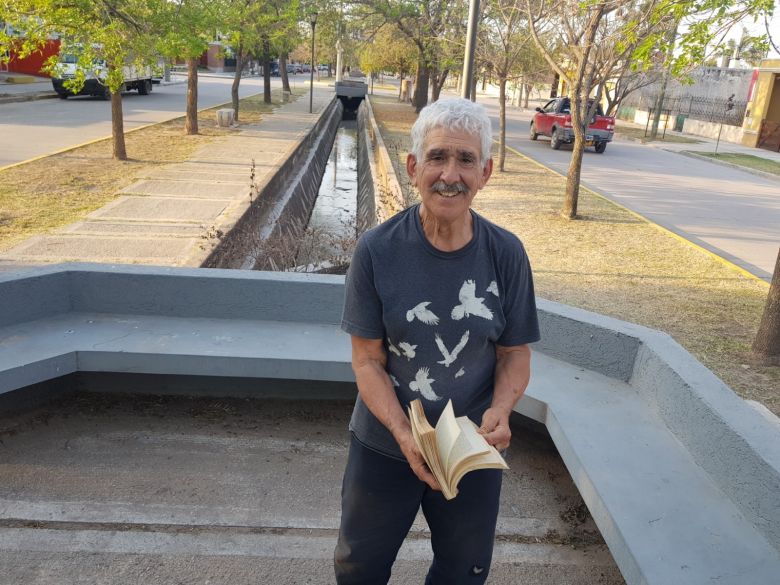 Un vecino de Almafuerte da “vida” a los libros