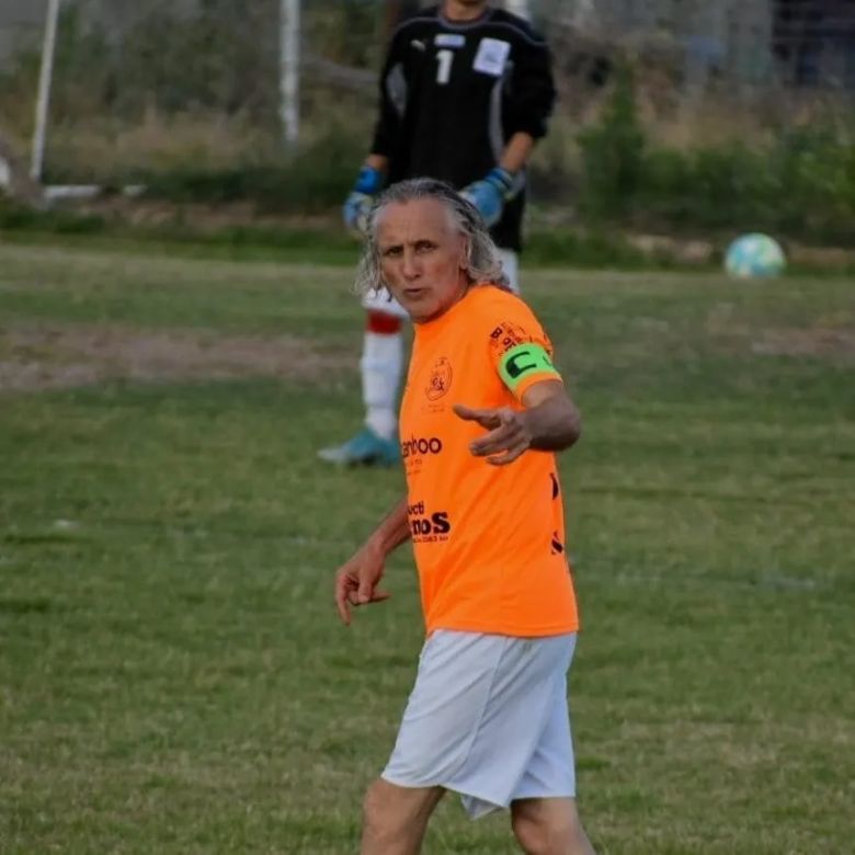 Robert Carmona, el futbolista más longevo del mundo