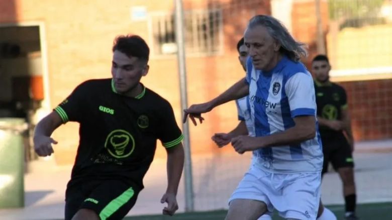 Robert Carmona, el futbolista más longevo del mundo