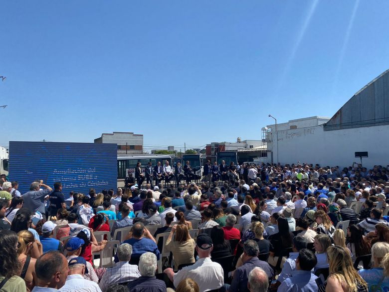 Sergio Massa firmó el convenio de la SUBE en Río Cuarto para la ciudad y otros 6 municipios  