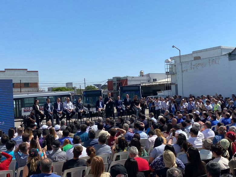 Sergio Massa firmó el convenio de la SUBE en Río Cuarto para la ciudad y otros 6 municipios  