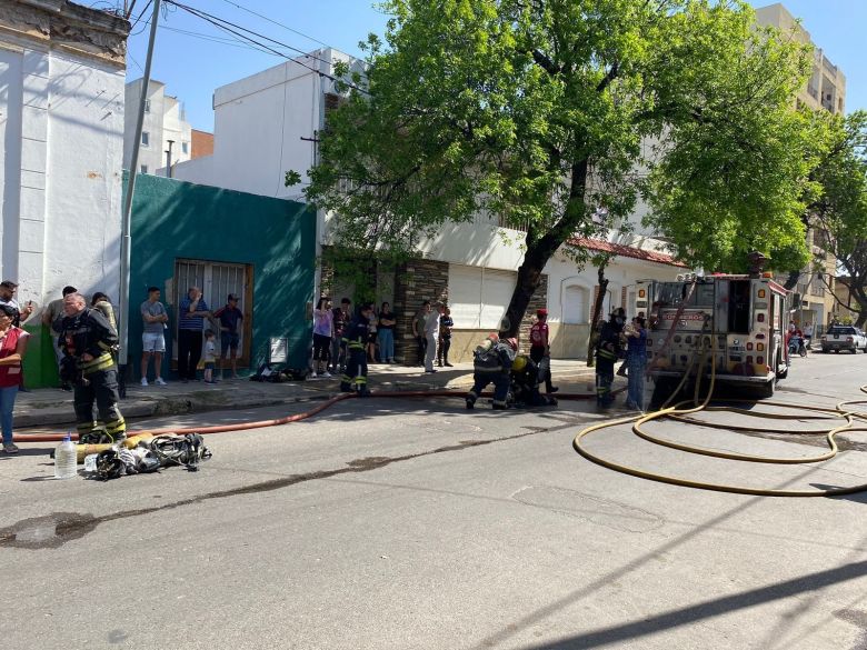 A un mes del trágico incendio, Laura sigue apelando a la solidaridad de los vecinos