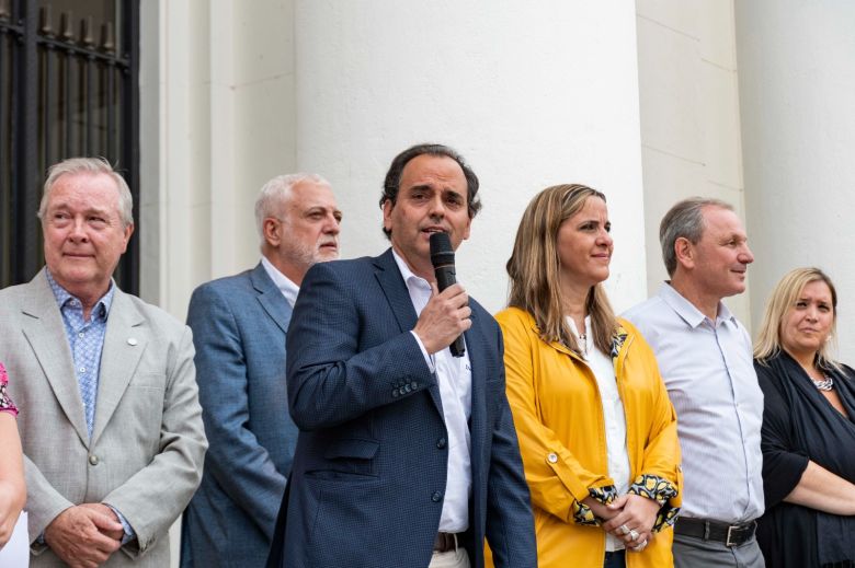 Más de mil niños y niñas le cantaron el feliz cumpleaños a la ciudad