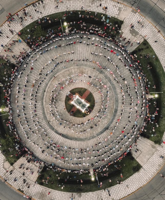 Una multitud acompañó el Pericón Nacional en el Día de la Ciudad