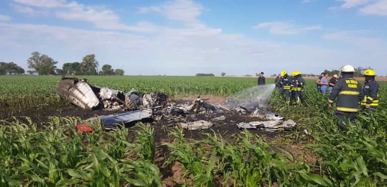 Se estrelló un avión en un festival aéreo: murieron dos pilotos