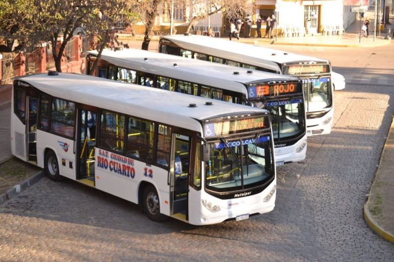 Transporte urbano:  gasoil aumentando, deuda provincial por boleto social y descubierto bancario para sueldos