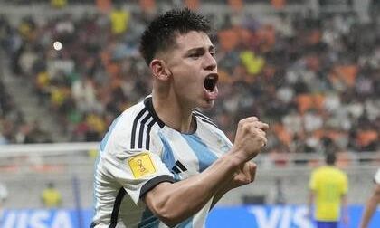 Argentina goleó a Brasil y avanzó a semifinales