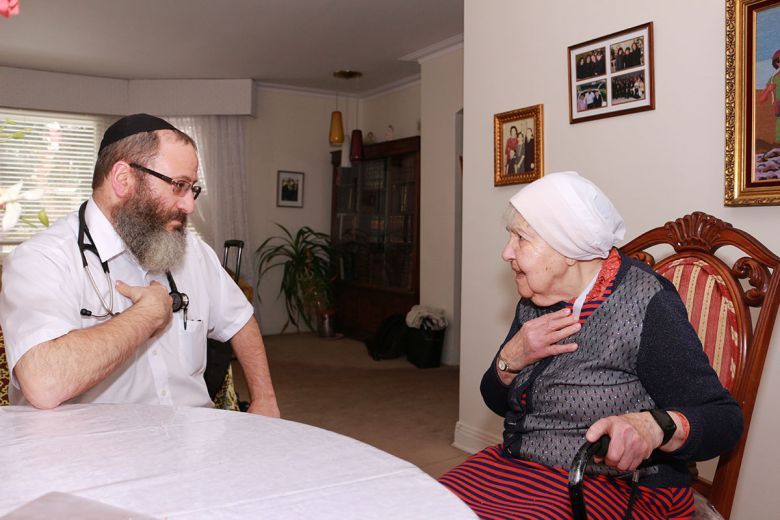 La interesante mirada de un riocuartense sobre la visita de Milei a la tumba del rabino Lubavitch 