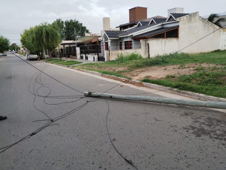 La tormenta que pasó por la ciudad afectó con intensidad a barrio Alberdi