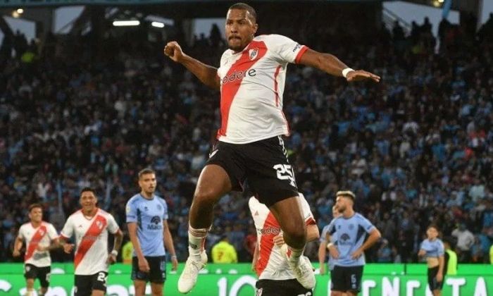 River ganó en Córdoba y pasó a las semifinales