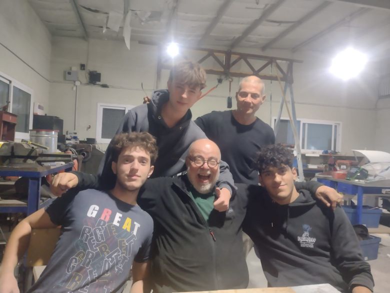 Estudiantes de Río Cuarto fabricaron un auto eléctrico con materiales reciclables