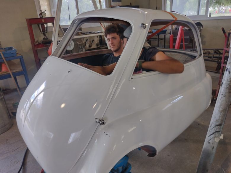 Estudiantes de Río Cuarto fabricaron un auto eléctrico con materiales reciclables