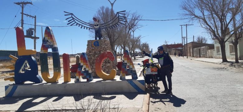 Se jubiló y recorrió toda la Ruta 40 en bicicleta