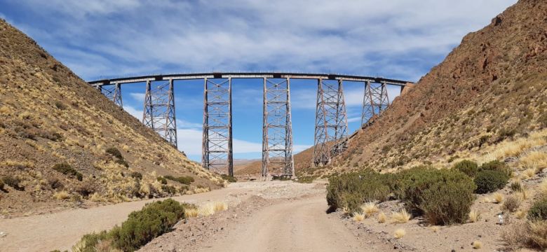 Se jubiló y recorrió toda la Ruta 40 en bicicleta