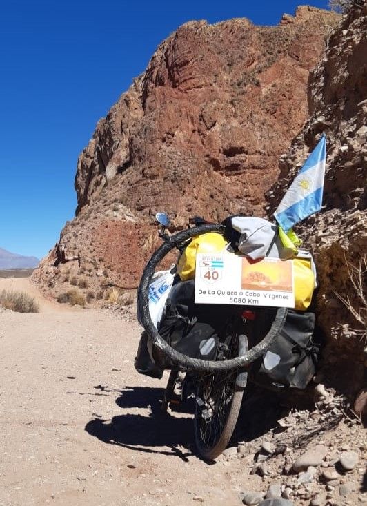 Se jubiló y recorrió toda la Ruta 40 en bicicleta