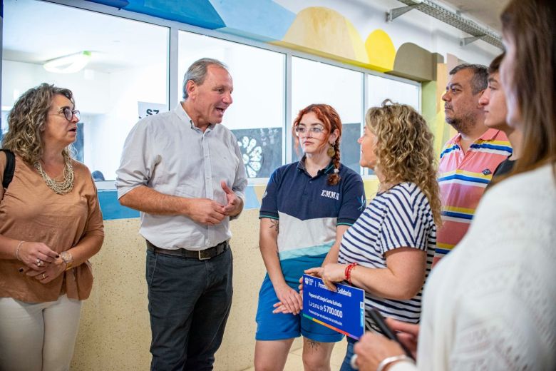 PP Joven: De Rivas entregó aportes a cuatro colegios elegidos por los jóvenes