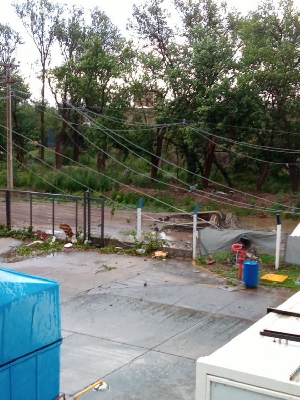 Grave temporal de viento y tierra arrasó en Villa Mercedes