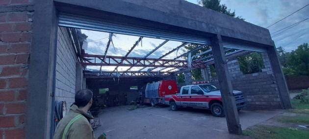 El fuerte temporal en Concarán San Luis dejó sin techo a los bomberos voluntarios de la localidad 