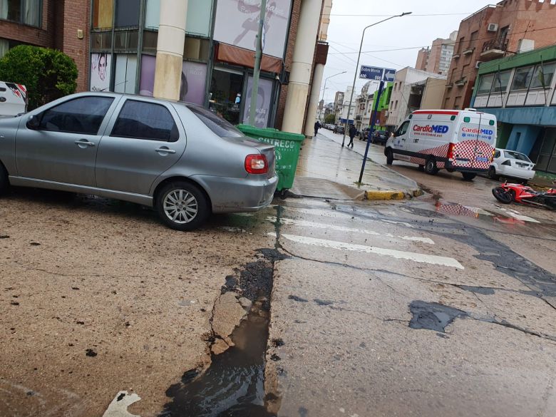 Un motociclista lesionado en un choque frente a EMOS