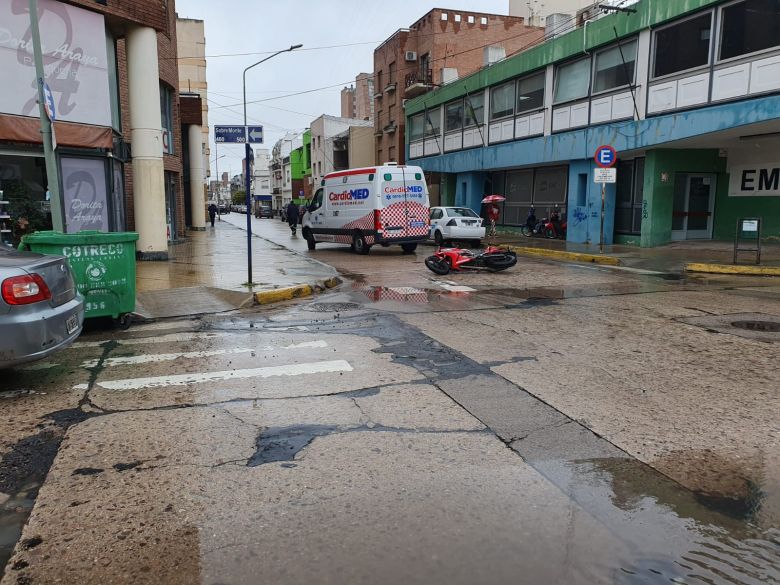 Un motociclista lesionado en un choque frente a EMOS