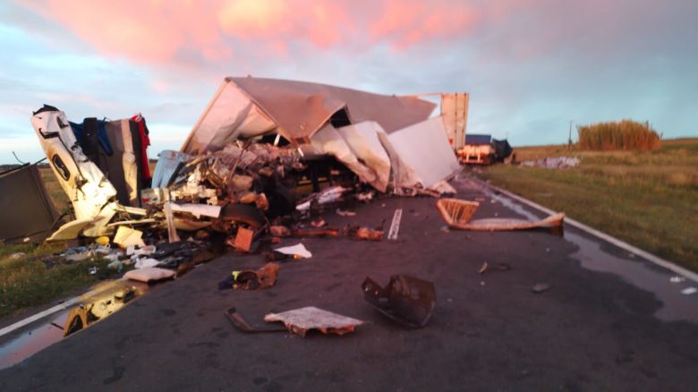 Grave accidente: choque frontal deja como saldo dos camioneros muertos en ruta 7