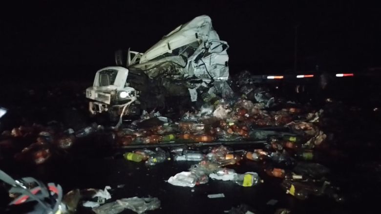 Grave accidente: choque frontal deja como saldo dos camioneros muertos en ruta 7