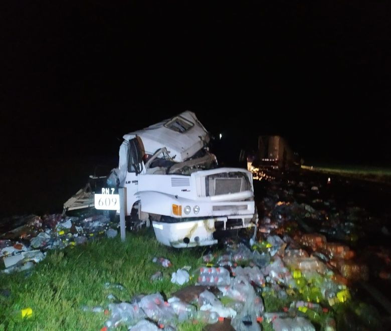 Grave accidente: choque frontal deja como saldo dos camioneros muertos en ruta 7